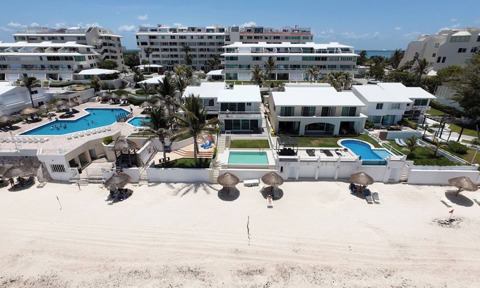 Cancun House | Villa del Mar Esmeralda! Private home at the foot of the best beach in Cancun.