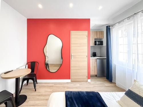Le Pre-Saint-Gervais Apartment | Villa des Camelias