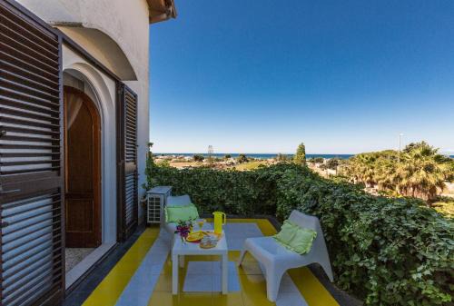 Marina di Lizzano House | Villa Edera by BarbarHouse