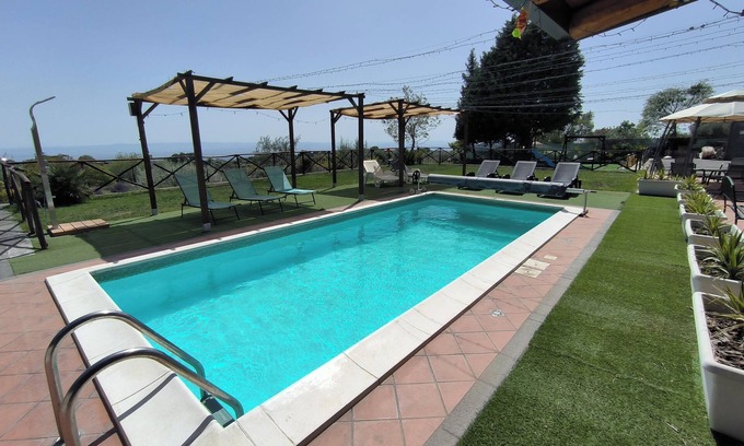 Belpasso Villa | VILLA EGLE BELPASSO, garden with swimming pool near Etna and Etnaland