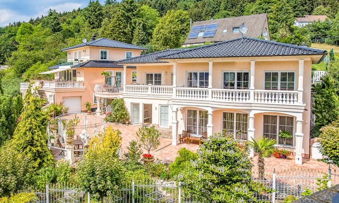 Adenau Villa | Villa Eifelpalace am Nürburgring