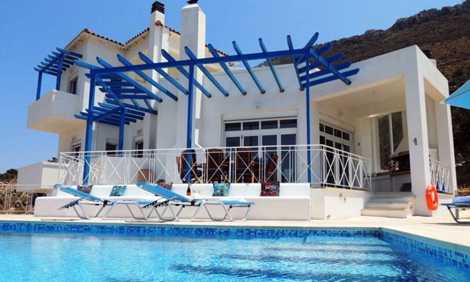Apokoronas Villa | Villa Eleonora, with truly magnificent views of Souda Bay and White Mountains