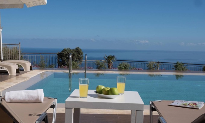 Agia Pelagia Villa | Villa Eolos with private pool