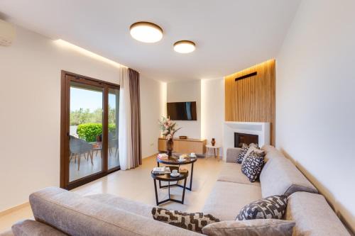 Houdetsi Villa | Villa Erato by Villa Plus