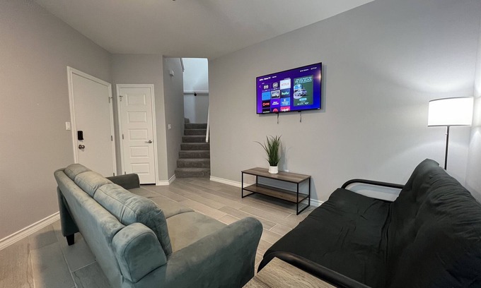 Brownsville Condo | Villa Escondida #3 -2BD- Straight Shot to SpaceX!