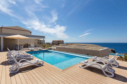 Los Delfines Villa | Villa ESMERALDA SOL