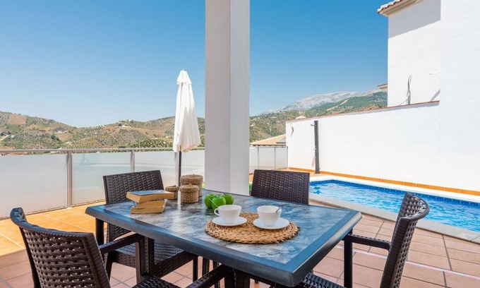 Canillas de Albaida Villa | Villa Esperanza Canillas de Albaida by Ruralidays