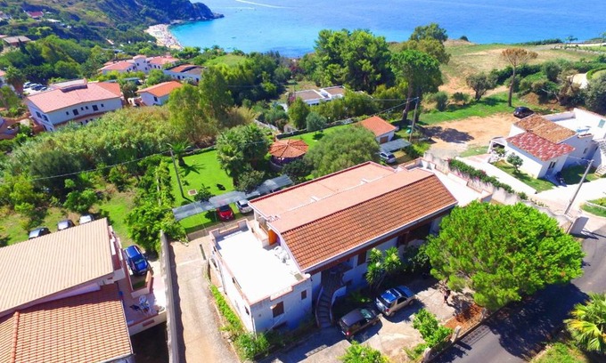 Ricadi Apartment | Villa Eulalia