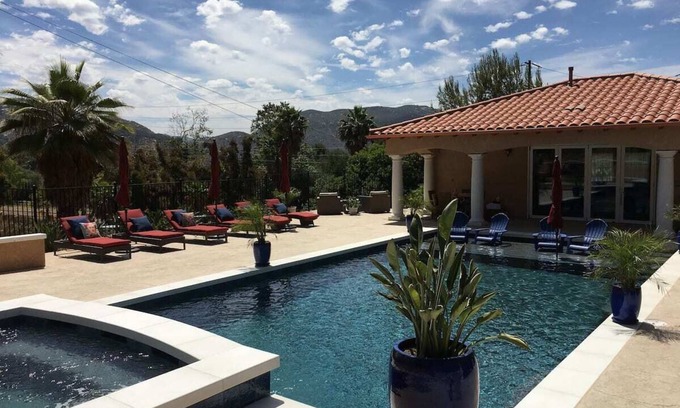 Fallbrook Villa | Villa Fallbrook Elegant, Quiet, Relaxing, Calm