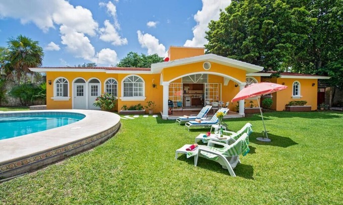 Alfredo V. Bonfil Villa | Villa Flores 5 bedrooms