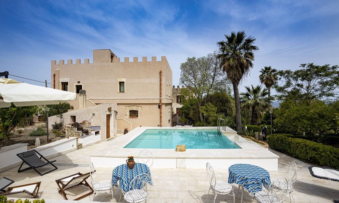 Sant'Andrea Bonagia Villa | Villa Fontana with private pool and ancient botanical park- Last minute Sept/Oct
