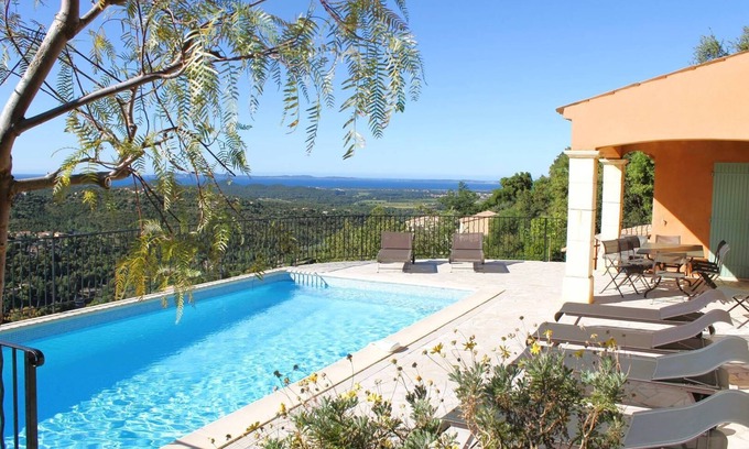 La Londe-les-Maures House | Villa for 8 people with pool and sea view in the Valcros estate in La Londe les Maures