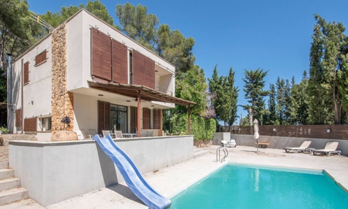 El Catllar Villa | Villa for 8 people with large gardenl Catllar - by feelluxuryholidays