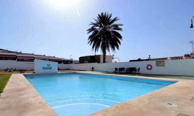 Aguadulce Ski Chalet | Villa for families or friends with shared pool and only 800m from the beach!