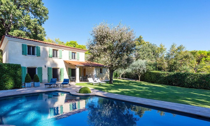 Gairaut Villa | Villa Fuon Santa VI4246 by Riviera Holiday Homes