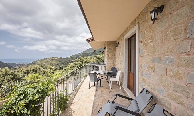 Ficarra Apartment | Villa Ginevra Resort Agrituristico Room 'Standard Double'