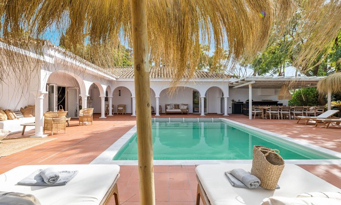 Urbanizacion Hacienda las Chapas Villa | Villa Golondrina -3bd Family Villa -Pool & Views!
