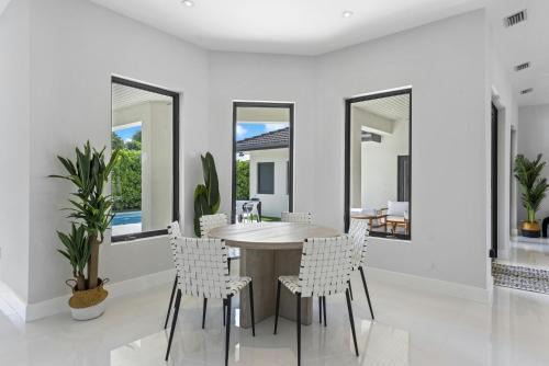 Fontainebleau Villa | Villa Grand