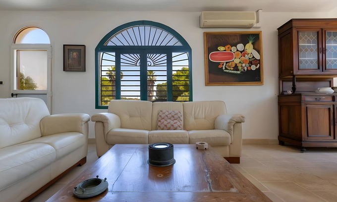 Presicce Villa | Villa 'Grande Cazzato Vicino Al Mare' with Private Terrace, Private Garden and Air Conditioning
