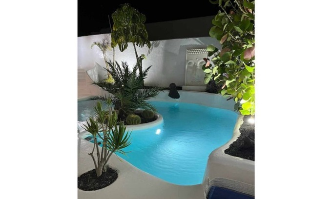 Geafond Villa | Villa Guajara - Luxury Heated Pool Jacuzzi AC - Bahiazul