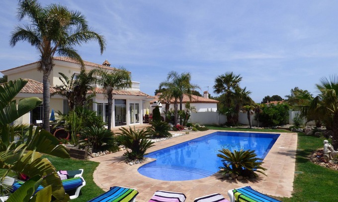 Miami Platja Villa | VILLA HARLEY FOR 14 PERSONS WITH LARGE POOL