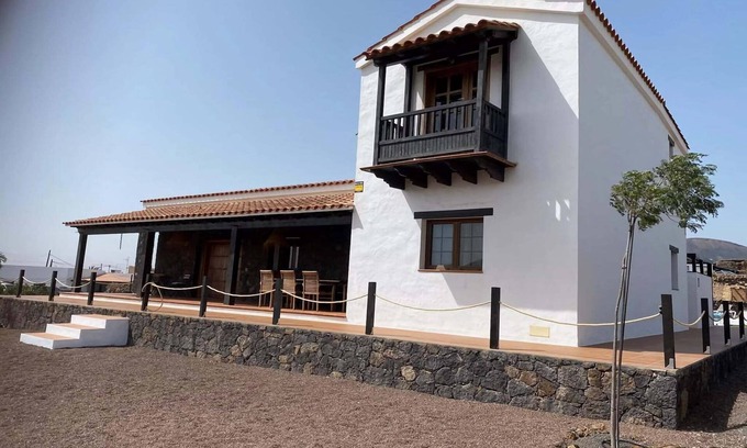 La Oliva House | Villa in Fuerteventura with private pool