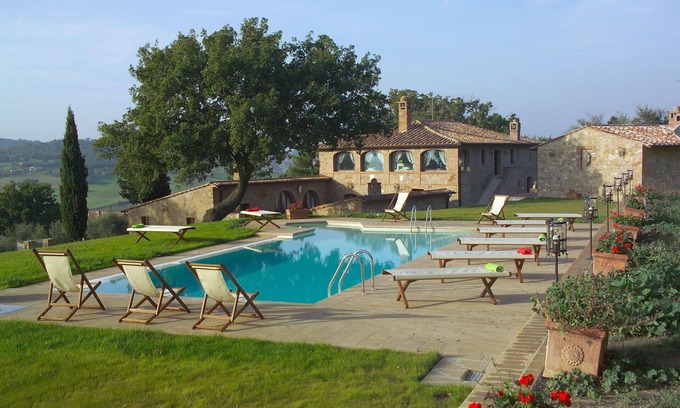 Pienza Villa | Villa in Monticchiello with 7 bedrooms sleeps 14