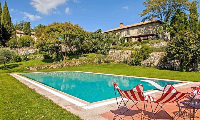 Sarteano Villa | Villa in Sarteano with 6 bedrooms sleeps 12