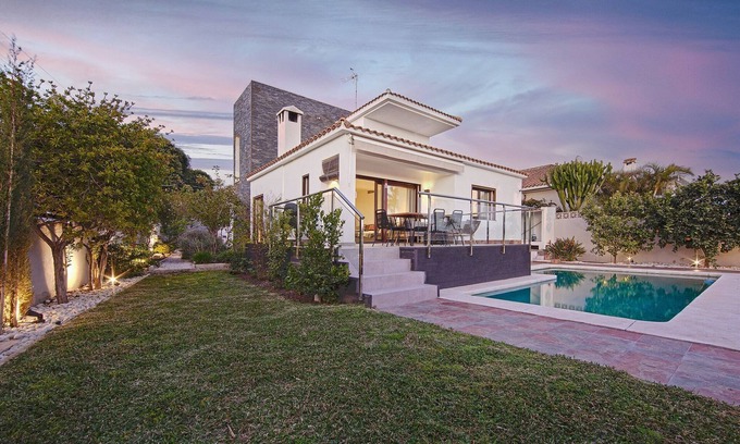 Urbanizacion Costabella Villa | Villa in Spain near Beach & Private Pool