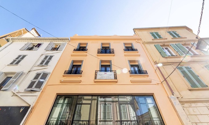 Le Suquet House | Villa in the city center with roof terrace.