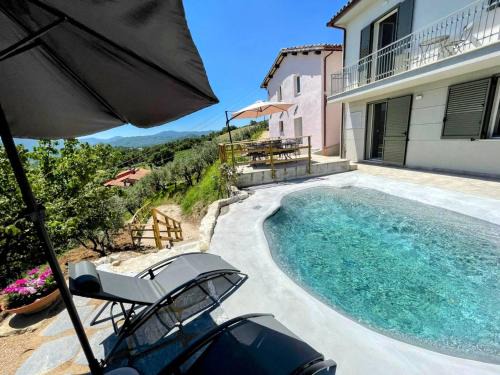 Ocenelli Villa | villa ipnotica - panoramic views plus exquisite pool - sleeps 7 - very stylish