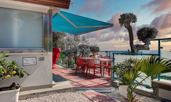 Nerano Villa | Villa Islamorada - Pool and Sea View