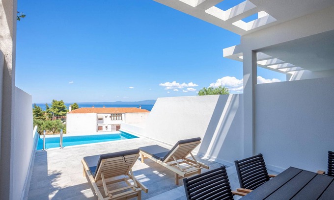 Polichrono Villa | Villa Ismini Tessera