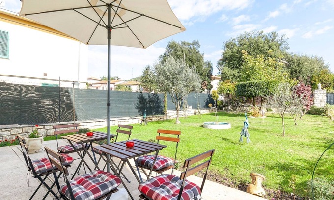 Santa Maria House | Villa in Italy with Private Garden Retreat