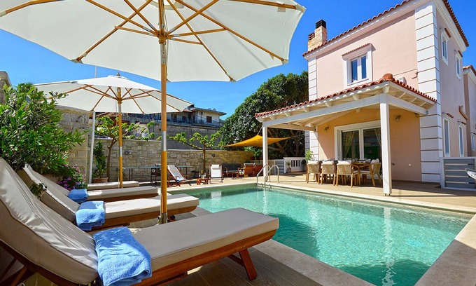 Varipetron Villa | Villa Ithaca. Country side villa close to all worth visiting sights in Chania.