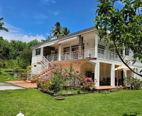 Trois-Rivieres Villa | Villa IXORA