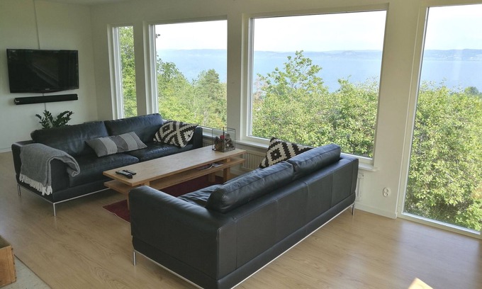 Bankeryd Villa | Villa Jönköping, breathtaking wiew over lake Vättern!