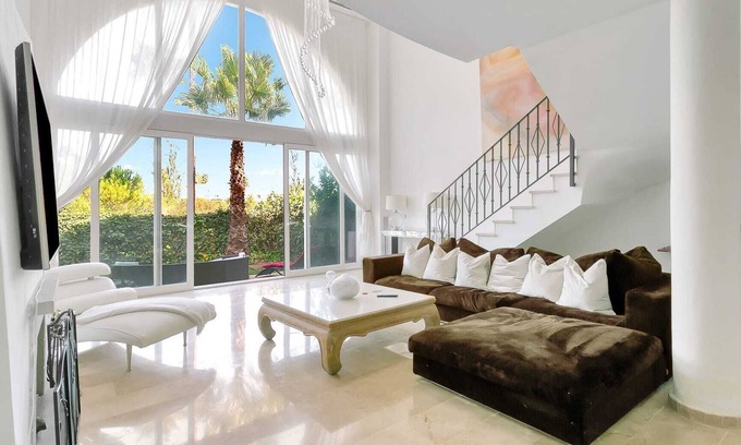 San Roque House | Villa Jacqueline luxurious , spacious peaceful haven near beach 🏖 and golf ⛳