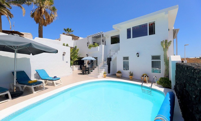 Puerto del Carmen Villa | Villa Jessica: Free Air Con & WiFi, Private Heated Pool, Games Room.