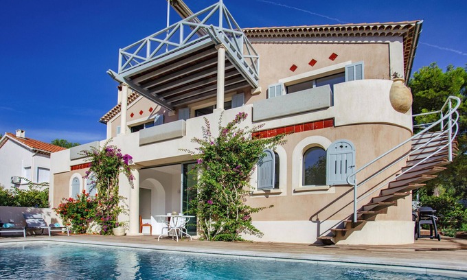 Bandol Villa | VILLA L'AMANDIER BANDOL SUR MER