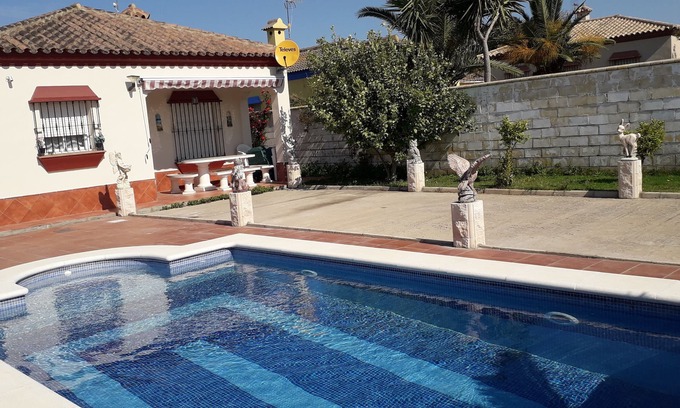 Chiclana de la Frontera Villa | villa Les Orangers - swimming pool, air conditioning and internet for 6 pers.