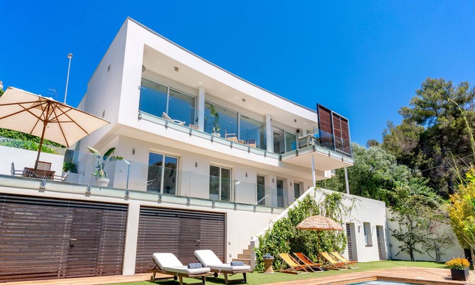 Quint Mar Villa | Villa la Cascade - Modern stylish villa located in Sitges with sea views and private pool