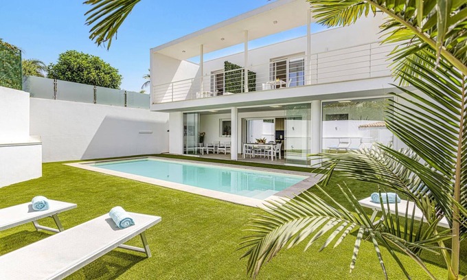 Marina di Ragusa Villa | Villa Laire by Villa Plus