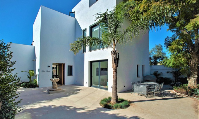 Marbella City Centre Villa | Villa Las Yucas - A beautiful, modern 4 bed villa with heated pool in Marbella Center