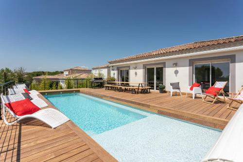 Beziers Villa | Villa Le Golf St Thomas 19 pers