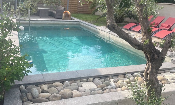 Merindol Villa | villa le luberon in provence