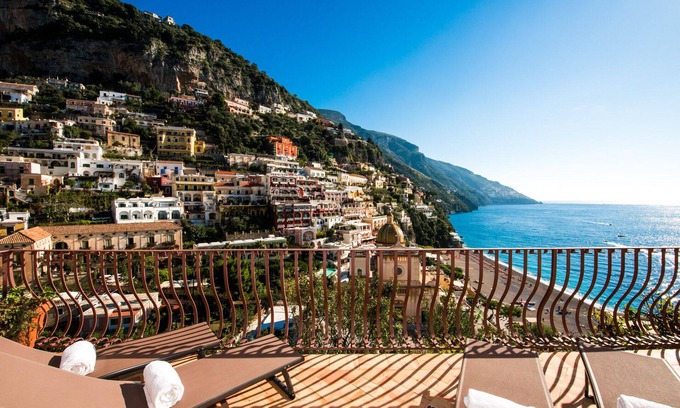 Positano Villa | Villa Le Sirene perfect view of Positano
