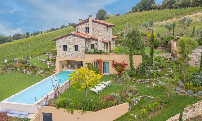 Riparbella Villa | Villa 'Le Sughere' with Sea View, Pool, Terrace & Wi-Fi