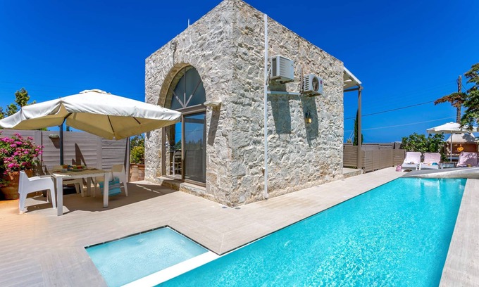 Kato Gouves Villa | Villa Lefkippos by Villa Plus