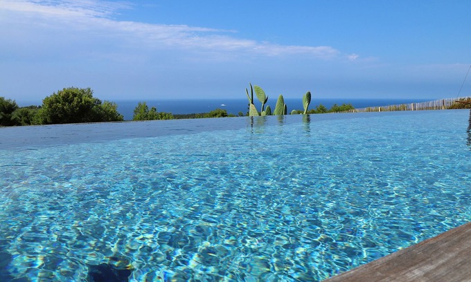 Bandol Villa | - VILLA LES BORRIES A BREATHTAKING VIEW